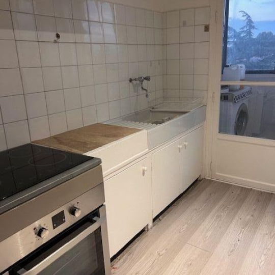  Annonces AUBAGNE : Appartement | MARSEILLE (13012) | 57 m2 | 890 € 