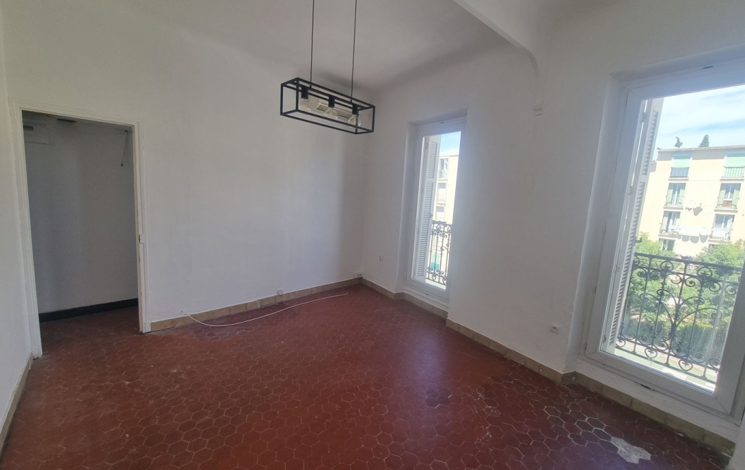 Annonces AUBAGNE : Appartement | MARSEILLE (13013) | 45 m2 | 109 000 € 