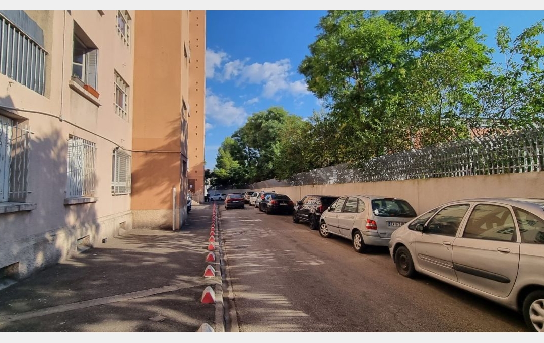 Annonces AUBAGNE : Appartement | MARSEILLE (13010) | 49 m2 | 48 000 € 