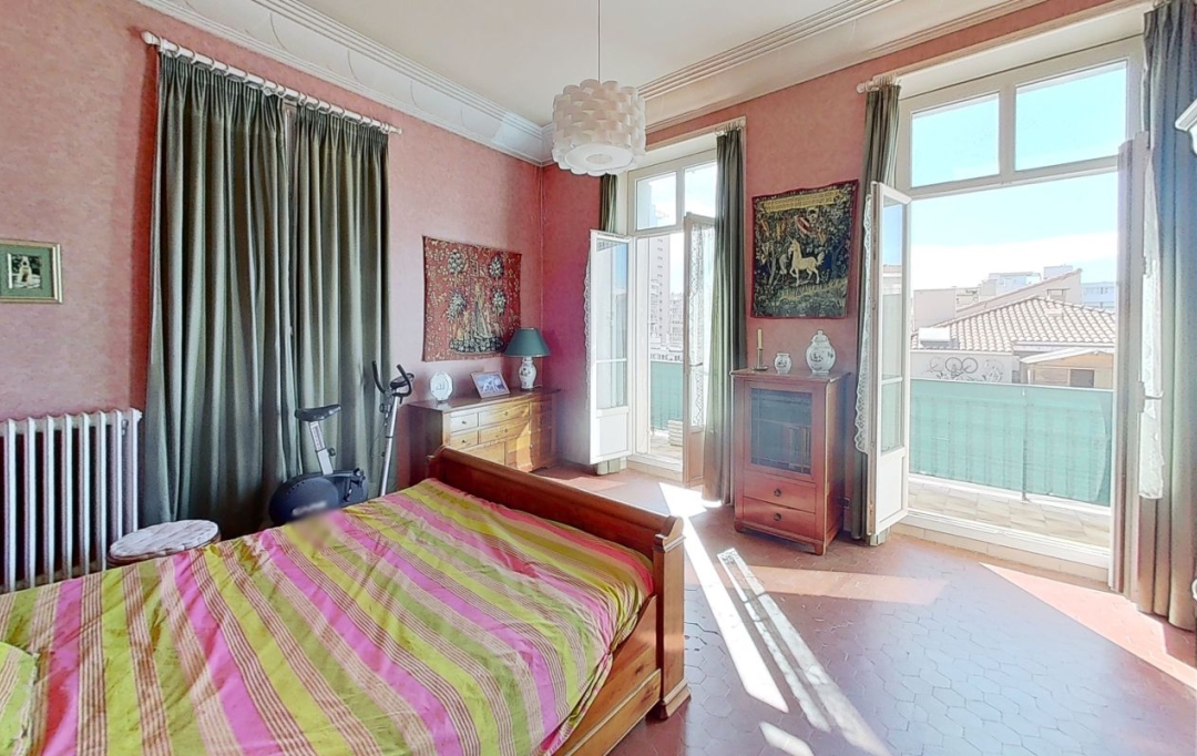 Annonces AUBAGNE : Appartement | MARSEILLE (13005) | 94 m2 | 399 000 € 