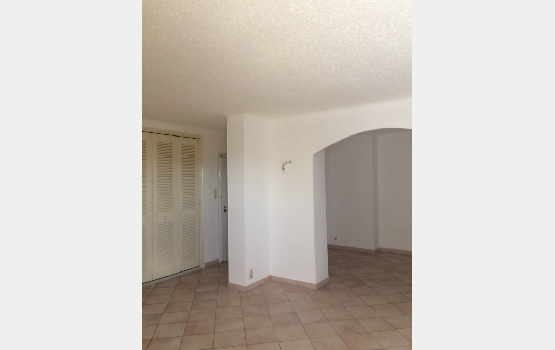 Annonces AUBAGNE : Appartement | MARSEILLE (13012) | 66 m2 | 845 € 