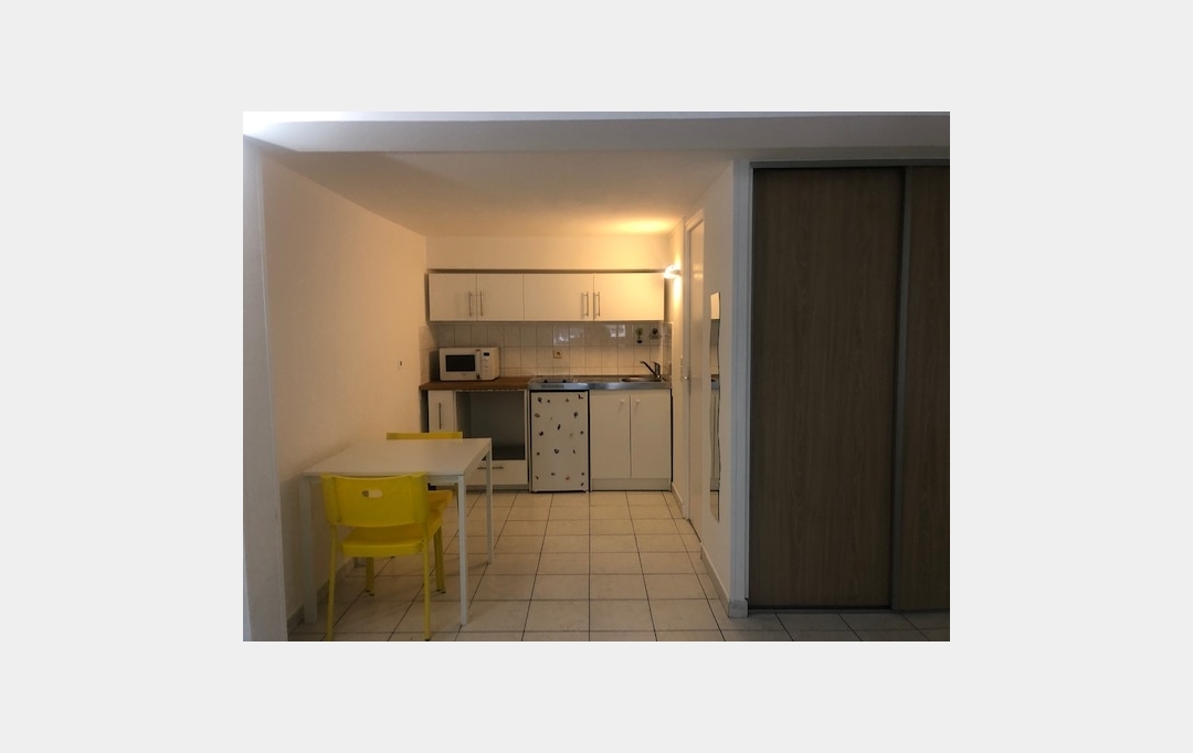 Annonces AUBAGNE : Appartement | MARSEILLE (13013) | 22 m2 | 480 € 