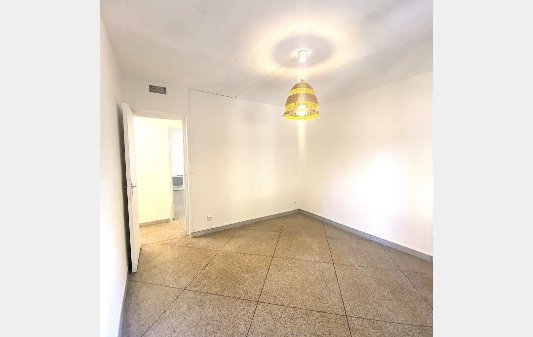 Annonces AUBAGNE : Appartement | MARSEILLE (13013) | 68 m2 | 950 € 