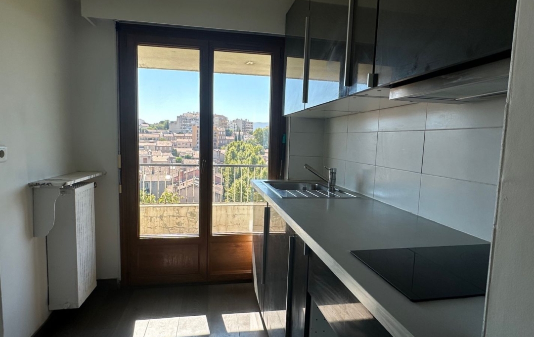 Annonces AUBAGNE : Appartement | MARSEILLE (13004) | 38 m2 | 790 € 