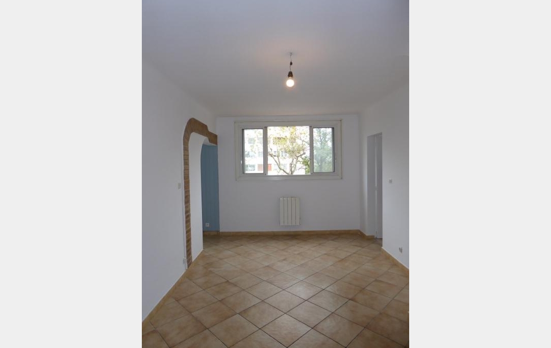 Annonces AUBAGNE : Appartement | MARSEILLE (13013) | 66 m2 | 670 € 