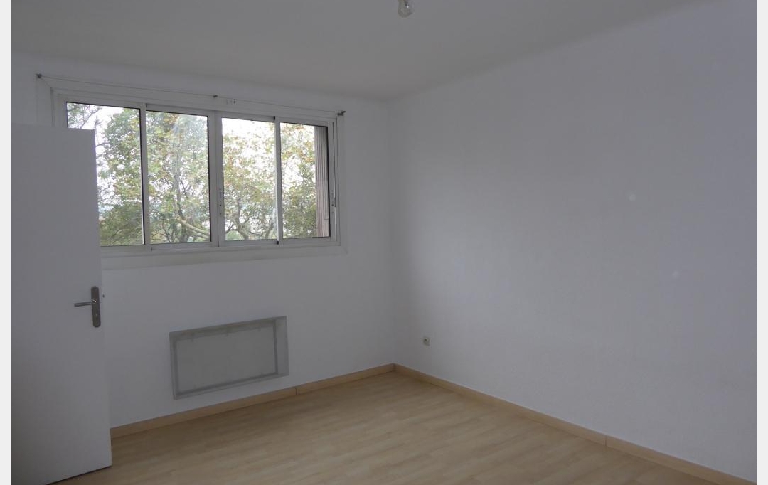 Annonces AUBAGNE : Appartement | MARSEILLE (13013) | 66 m2 | 670 € 