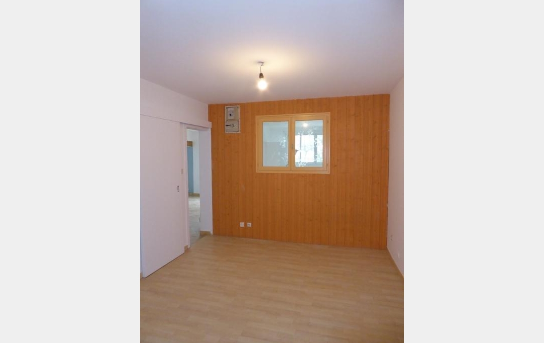 Annonces AUBAGNE : Appartement | MARSEILLE (13013) | 66 m2 | 670 € 