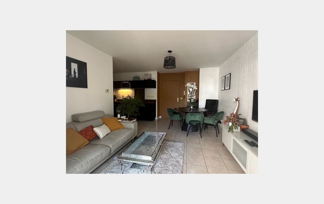 Annonces AUBAGNE : Appartement | MARSEILLE (13010) | 45 m2 | 850 € 