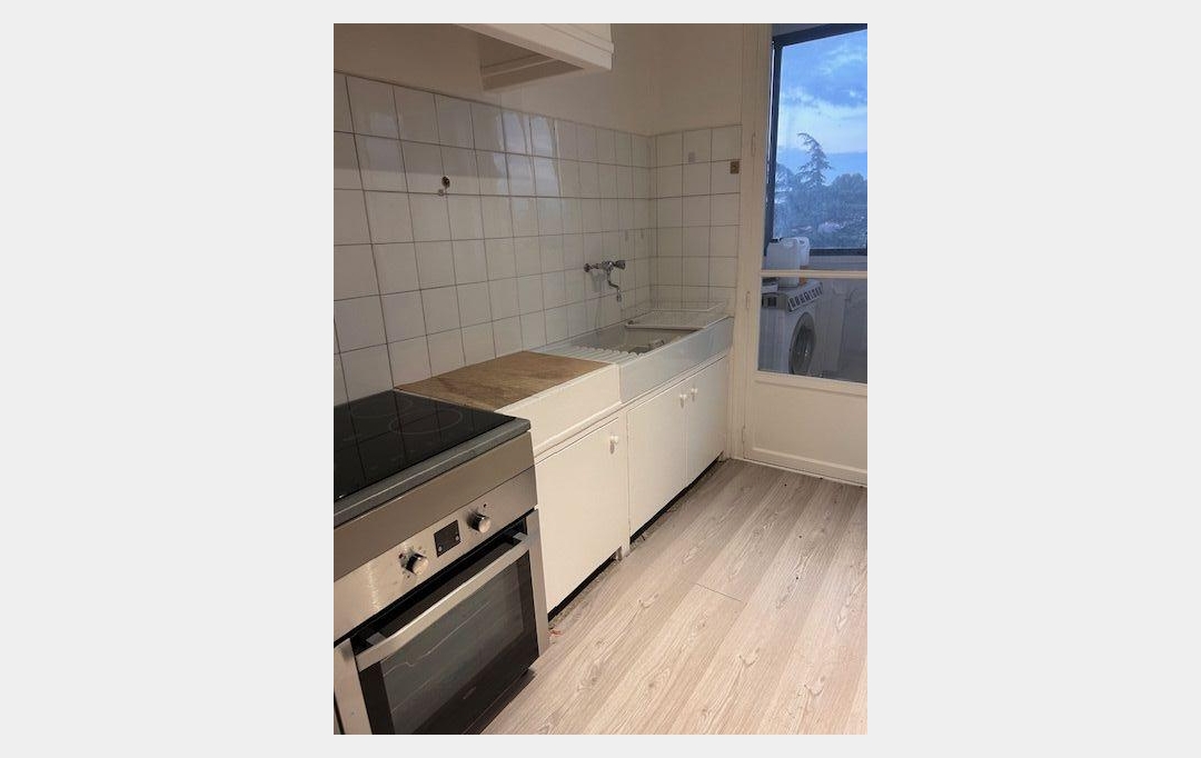 Annonces AUBAGNE : Appartement | MARSEILLE (13012) | 57 m2 | 890 € 