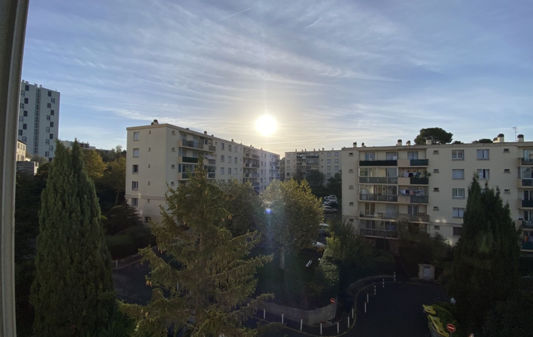 Annonces AUBAGNE : Appartement | MARSEILLE (13013) | 64 m2 | 149 000 € 