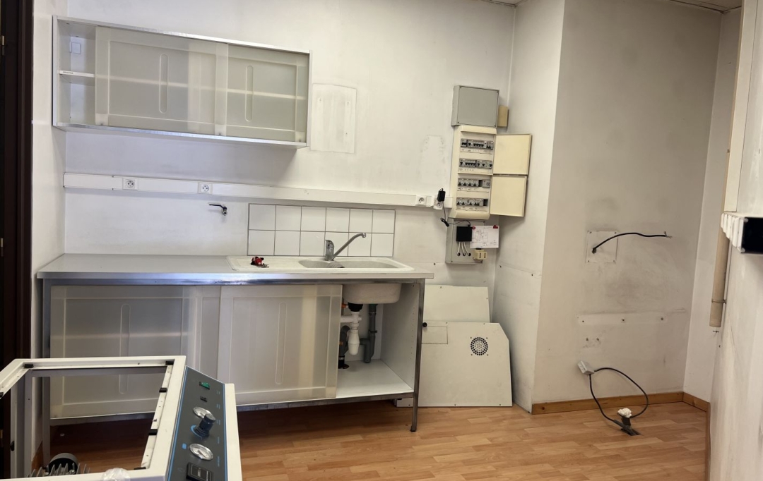 Annonces AUBAGNE : Local / Bureau | MARSEILLE (13013) | 68 m2 | 175 000 € 