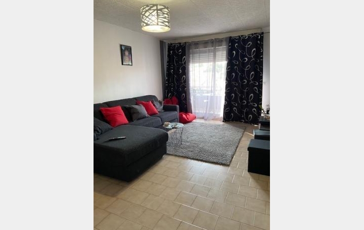 Appartement P2   MARSEILLE  53 m2 635 € 